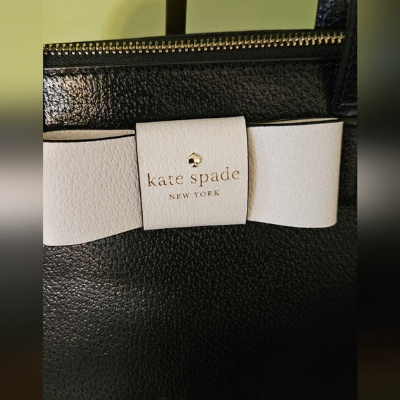 KATE SPADE Classic Handbag Crossbody Black White Bow New without tags - Picture 2 of 9